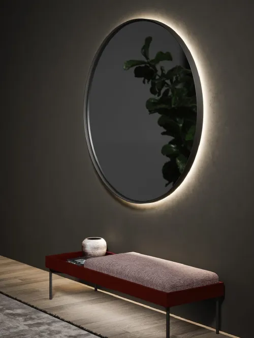 Specchio Astrid con cornice in laccato ossidato retroilluminata di Novamobili