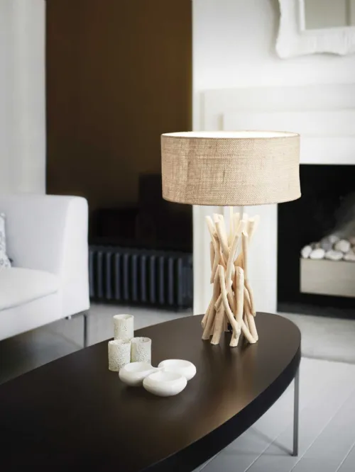 Lampada da tavolo Driftwood con struttura formata da rami di legno naturale con diffusore rivestito in tessuto di Ideal Lux