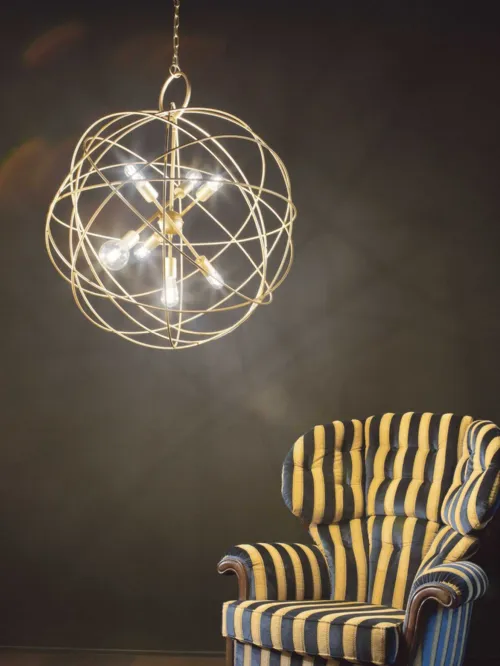 Lampada a sospensione Konse interamente in metallo con finitura vernice oro scuro satinato di Ideal Lux