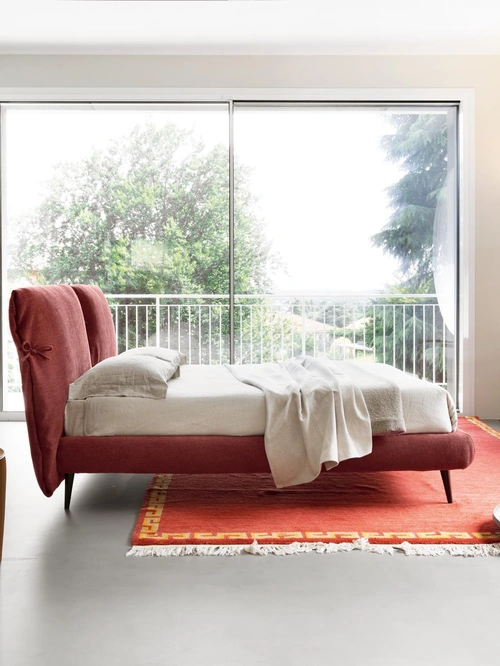 Letto imbottito Eden Advance in tessuto con testiera con fiocchi di Noctis