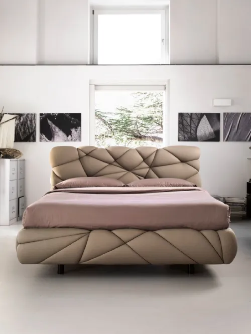 Letto di design imbottito e soffice come una nuvola Marvin di Noctis