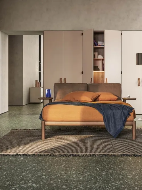 Letto matrimoniale in pelle e legno massello Dioniso di Pianca