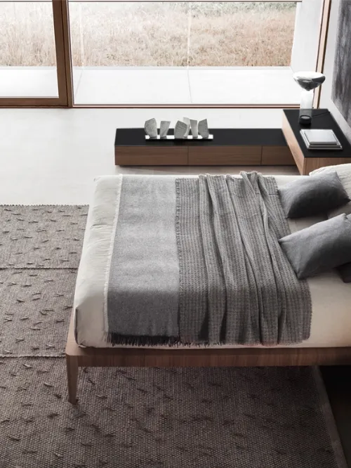 Letto in legno con testiera Spillo di Pianca