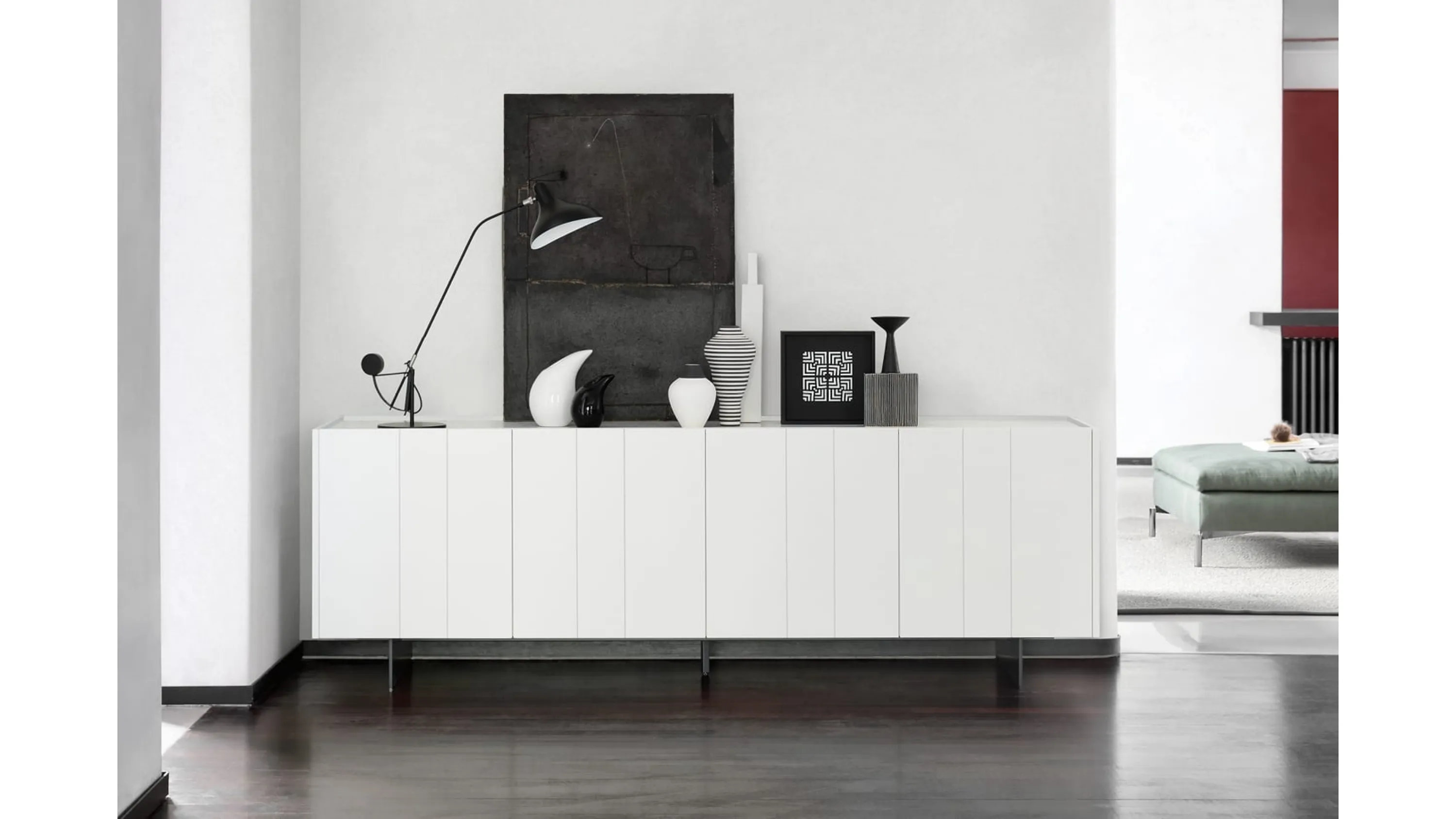 Madia Stripe in laccato bianco  opaco di Novamobili
