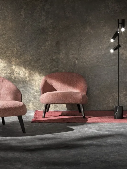 Poltroncina in tessuto imbottito Donder di Samoa