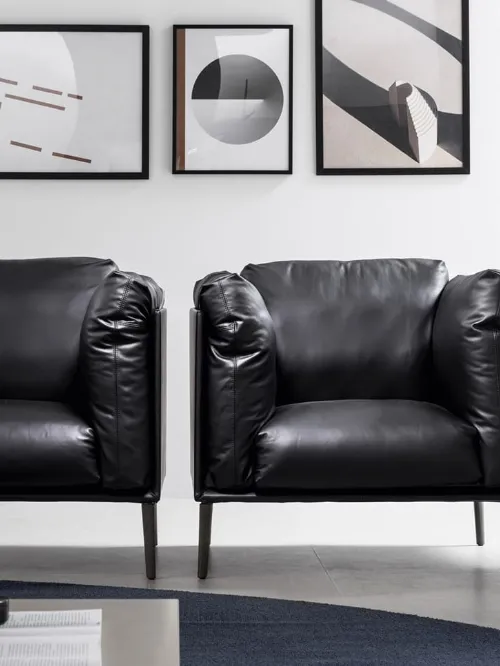 Poltroncina Kubì in pelle di Novamobili