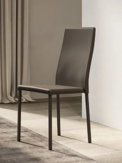 Sedia Melodie con struttura in metallo completamente rivestita in ecopelle di Arredo3