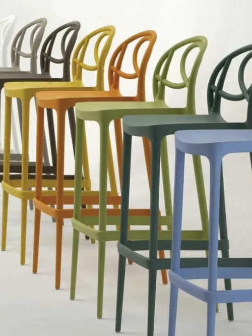 Sgabello Elite SG in polipropilene vari colori di Sedie Brianza