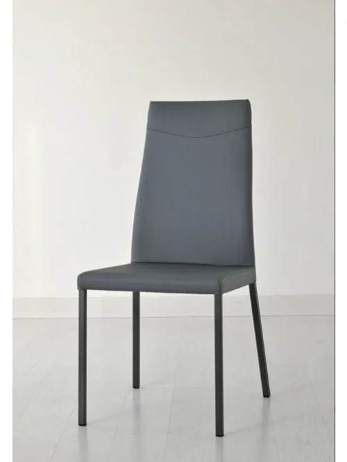 Sedia Grace in ecopelle con gambe in metallo di Sedie Brianza
