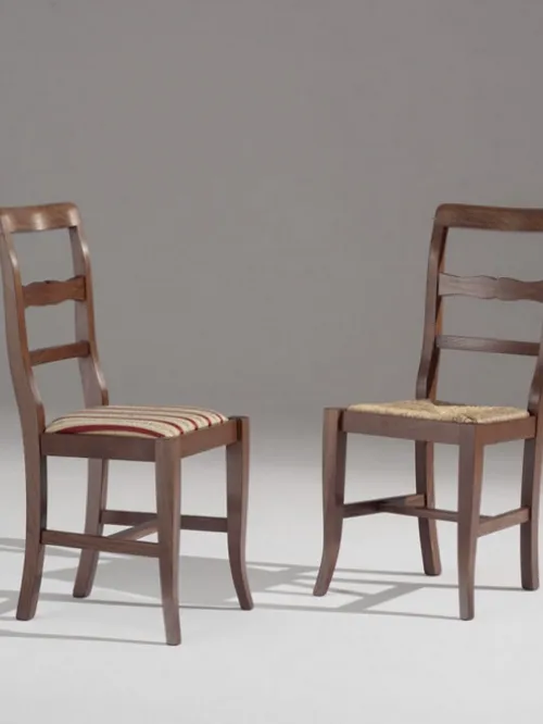 Sedia classica Iris in legno con seduta in tessuto imbottito o impagliata di Sedie Brianza