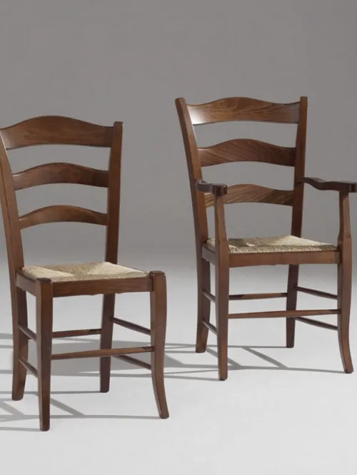 Sedia classica Ivrea in legno con e senza braccioli con seduta in paglia di Sedie Brianza