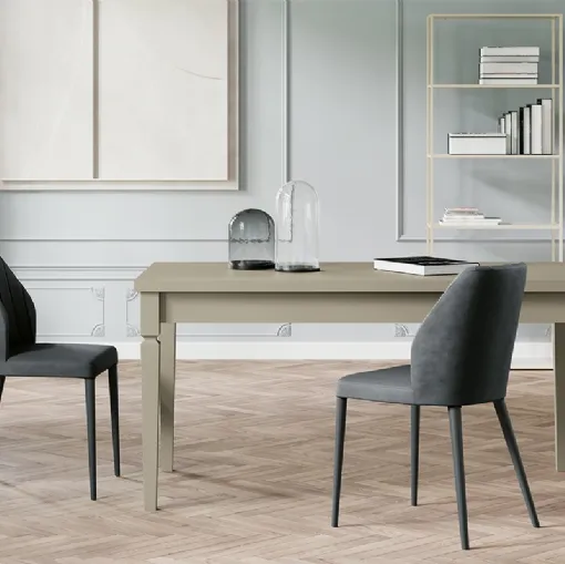 Tavolo Torino Fisso con top in legno impiallacciato e gambe in massello di Arredo3