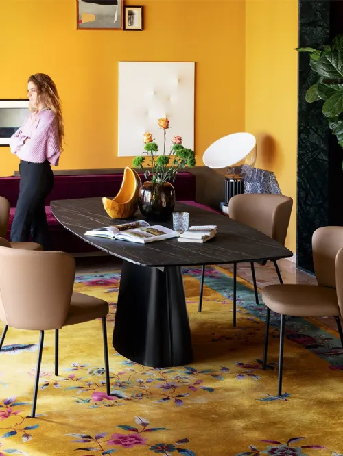 Tavolo Ellisse con top in ceramica di Connubia