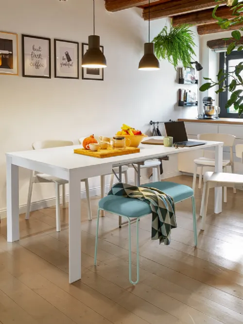 Consolle aperta Eminence allungabile con piano in nobilitato bianco e base in faggio bianco Eminence di Connubia