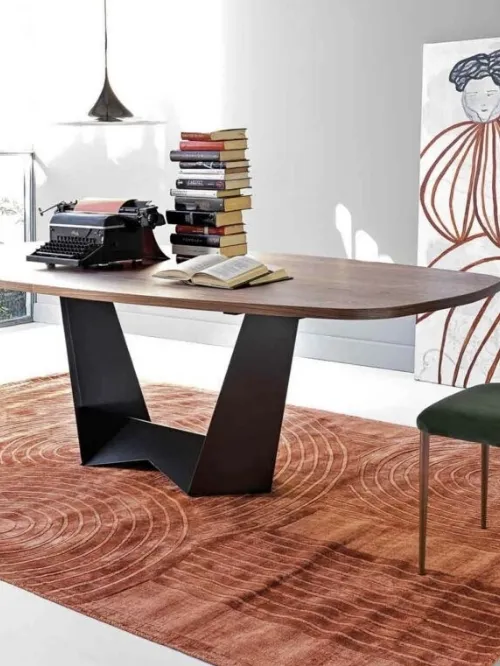 Tavolo Midnight con top a botte in legno e base in alluminio di Sedie Brianza