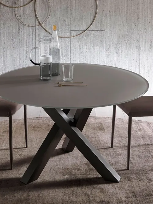 Tavolo rotondo Frisbi in cristallo satinato verniciato corda con base in alluminio di Sedie Brianza