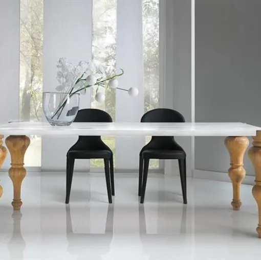 Tavolo in legno massello con top laccato bianco e gamba tornita classica Vivido 4263 di Conarte